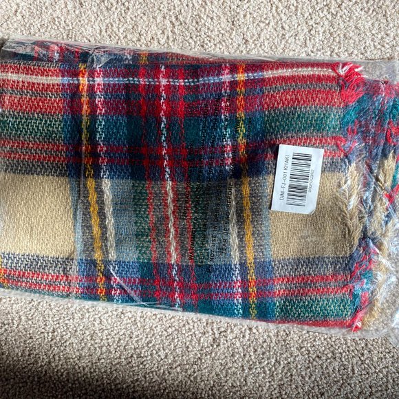 Plaid Blanket Scarf - Picture 3 of 6